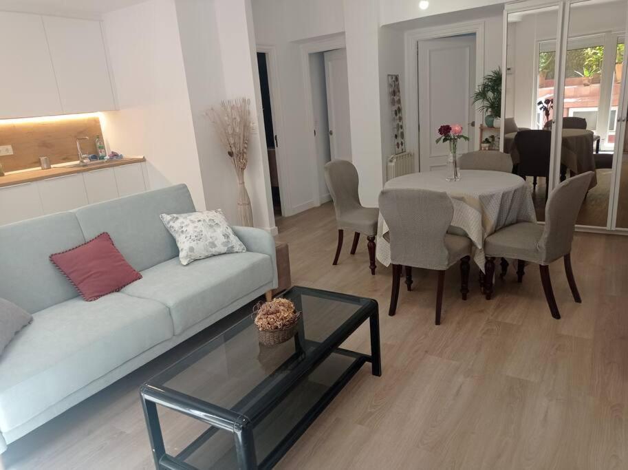 Ferienwohnung Piso Con Terraza Junto A La Playa San Sebastián Exterior foto